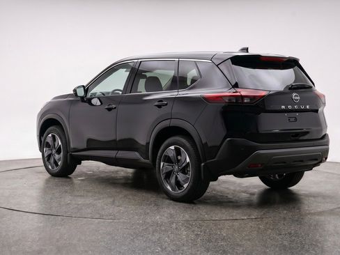 Used 2025 Nissan Rogue SV FWD image 6