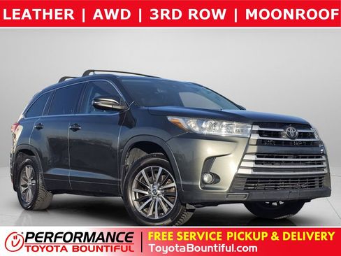 Used 2017 Toyota Highlander XLE image 1