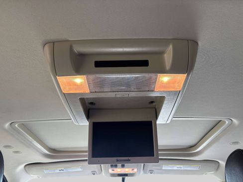 Used 2012 Cadillac Escalade ESV Platinum image 13