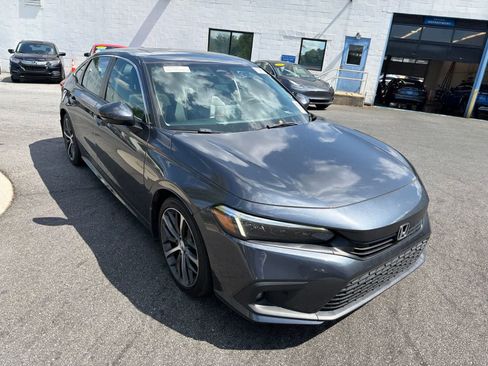 Used 2023 Honda Civic Touring image 14