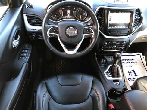 Used 2016 Jeep Cherokee Trailhawk w/ Leather Interior Group image 9