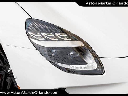 Used 2025 Aston Martin V8 Vantage Coupe image 28