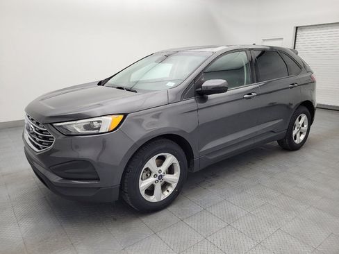 Used 2019 Ford Edge SE FWD image 2