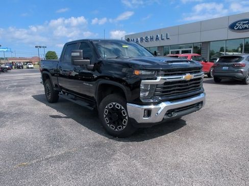 Used 2024 Chevrolet Silverado 2500 LT w/ Convenience Package AWD/4WD image 11