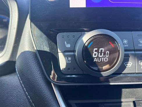 Used 2024 Toyota Grand Highlander Limited image 15