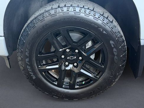Used 2024 Chevrolet Silverado 1500 Custom AWD/4WD image 9