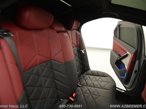 Used 2024 BMW 740i w/ M Sport Professional Package RWD image 27