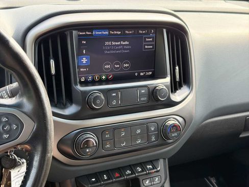 Used 2020 Chevrolet Colorado Z71 AWD/4WD image 22