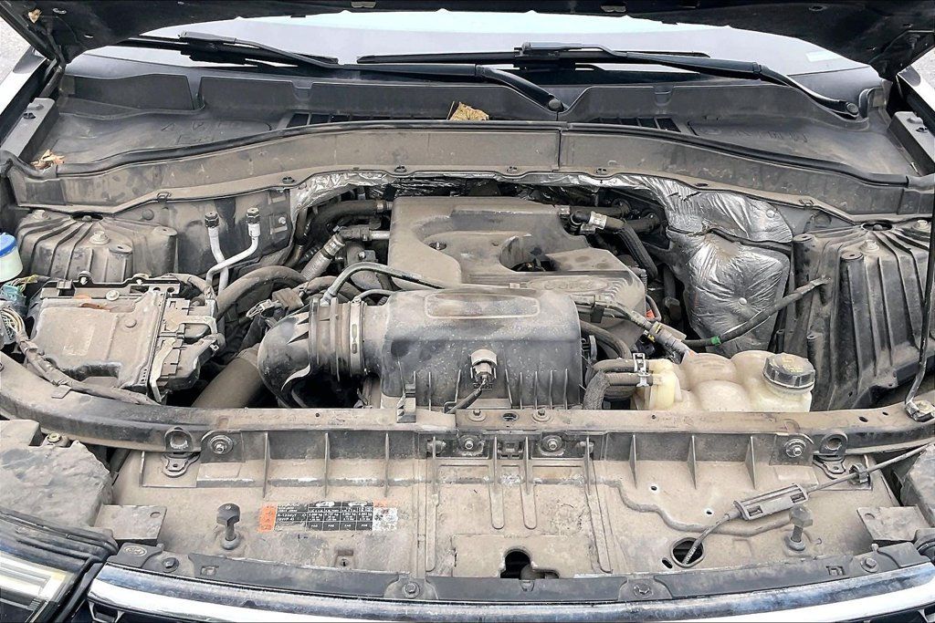 Used 2020 Ford Explorer XLT w/ Equipment Group 202A AWD/4WD image 9