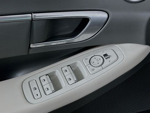 Used 2023 Hyundai Sonata SEL w/ Convenience Package FWD image 15