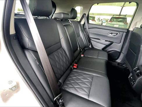 Certified 2025 Nissan Rogue Platinum w/ Platinum Premium Package image 19