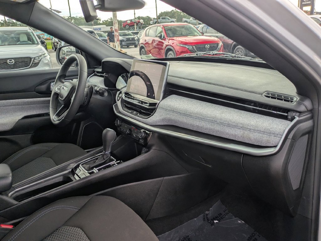 Used 2024 Jeep Compass Sport AWD/4WD image 31