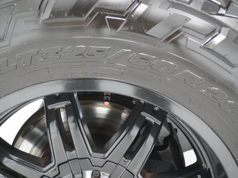 Used 2015 Ford F250 Lariat w/ Lariat Ultimate Package image 25