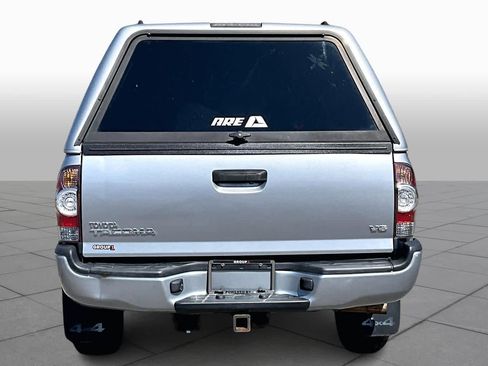 Used 2015 Toyota Tacoma 4x4 Double Cab w/ TRD Sport Package image 5