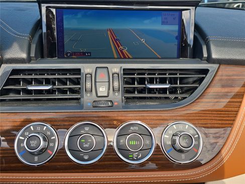 Used 2016 BMW Z4 sDrive28i image 12