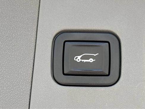 Used 2021 Cadillac XT5 Premium Luxury FWD image 24