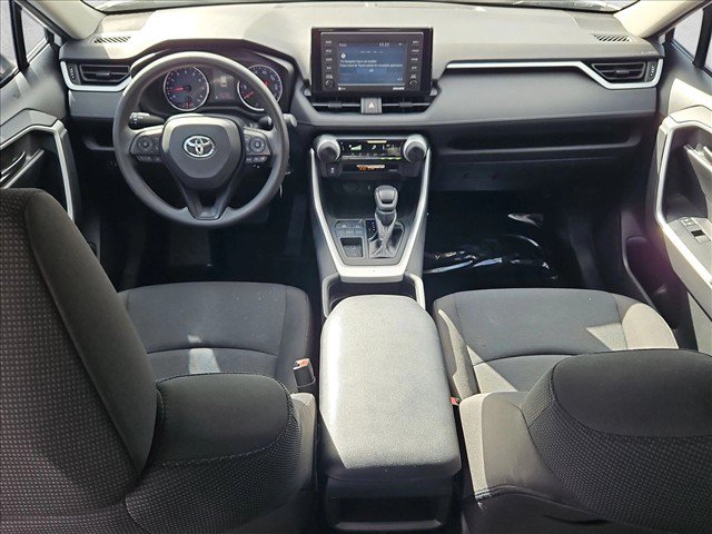 Used 2020 Toyota RAV4 LE FWD image 18