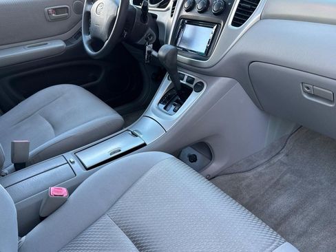 Used 2007 Toyota Highlander w/ 3rd Row image 31