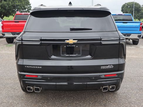 New 2026 Chevrolet Traverse High Country image 5