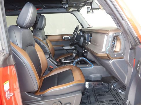 Used 2023 Ford Bronco Outer Banks AWD/4WD image 14