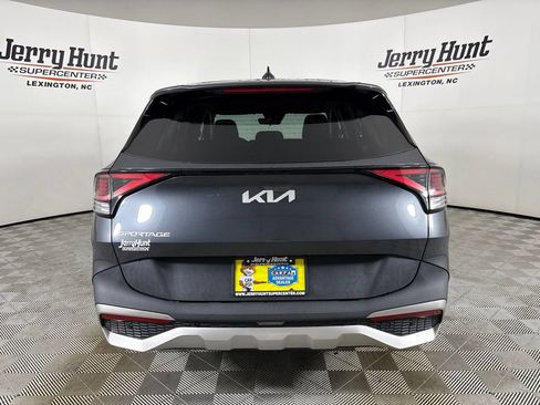 Used 2023 Kia Sportage LX FWD image 5