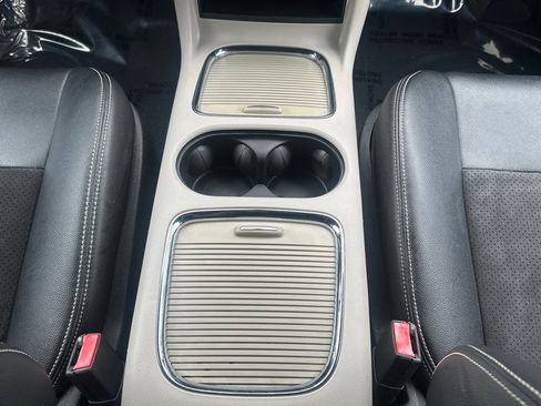 Used 2019 Dodge Grand Caravan SXT image 23