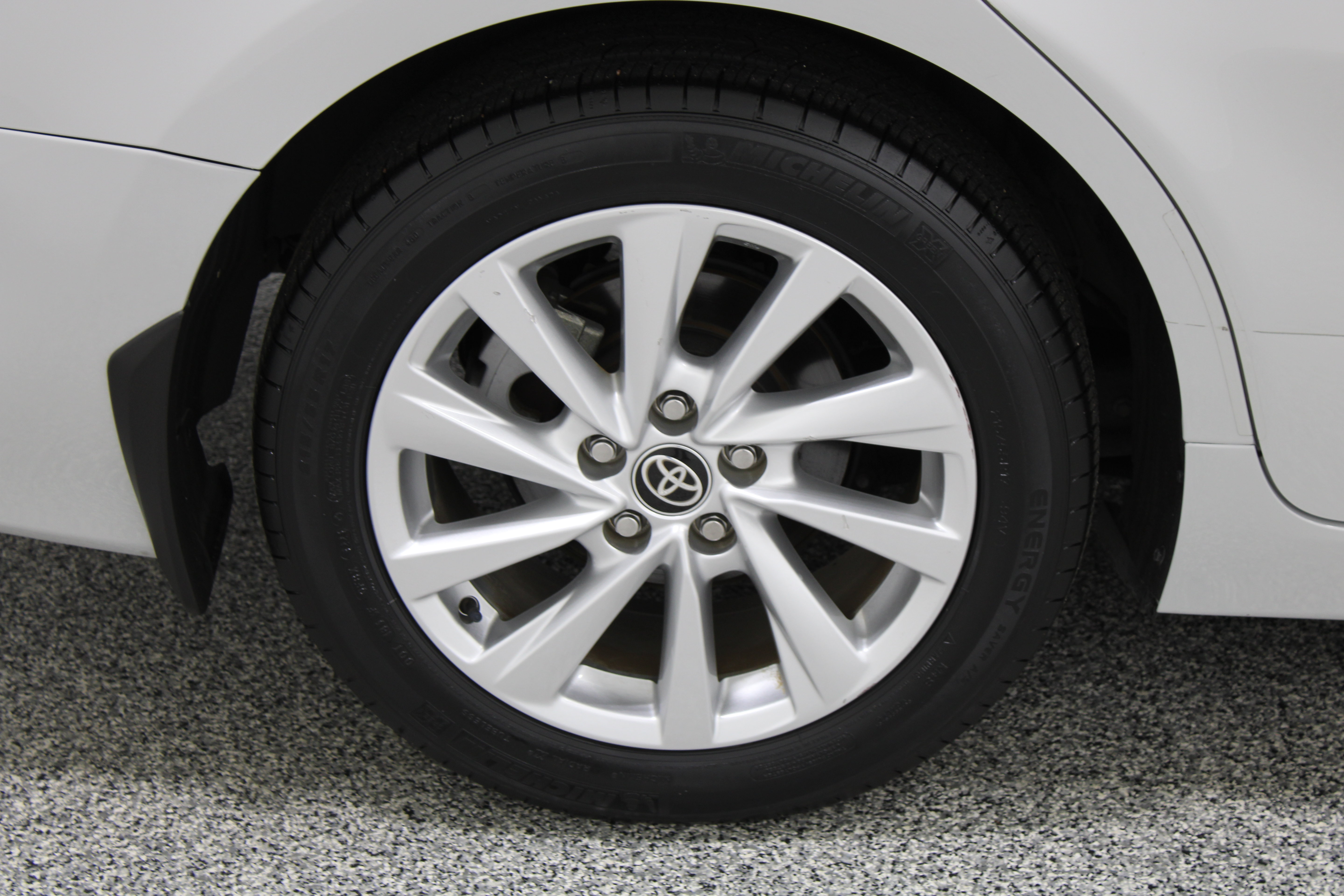 Used 2024 Toyota Camry LE FWD image 6