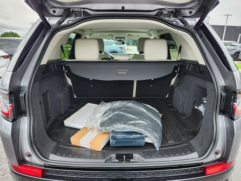 Certified 2025 Land Rover Discovery Sport S image 8