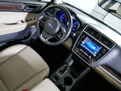 Used 2018 Subaru Outback 2.5i Limited AWD/4WD image 9