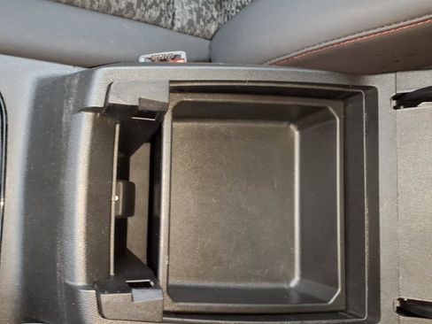 Used 2024 Chevrolet Colorado Z71 w/ Z71 Convenience Package 2 image 26