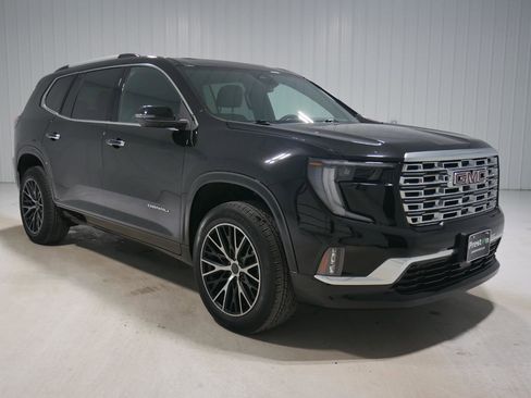 Used 2024 GMC Acadia Denali image 3