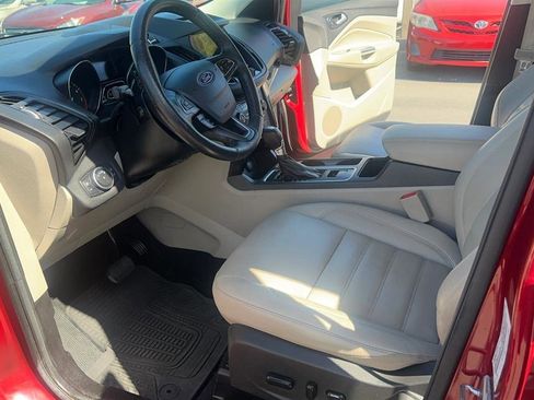 Used 2017 Ford Escape Titanium image 26