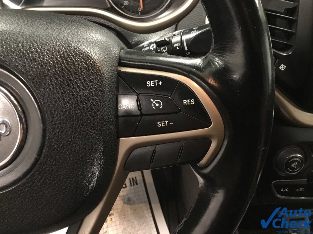 Used 2016 Jeep Cherokee Limited AWD/4WD image 43