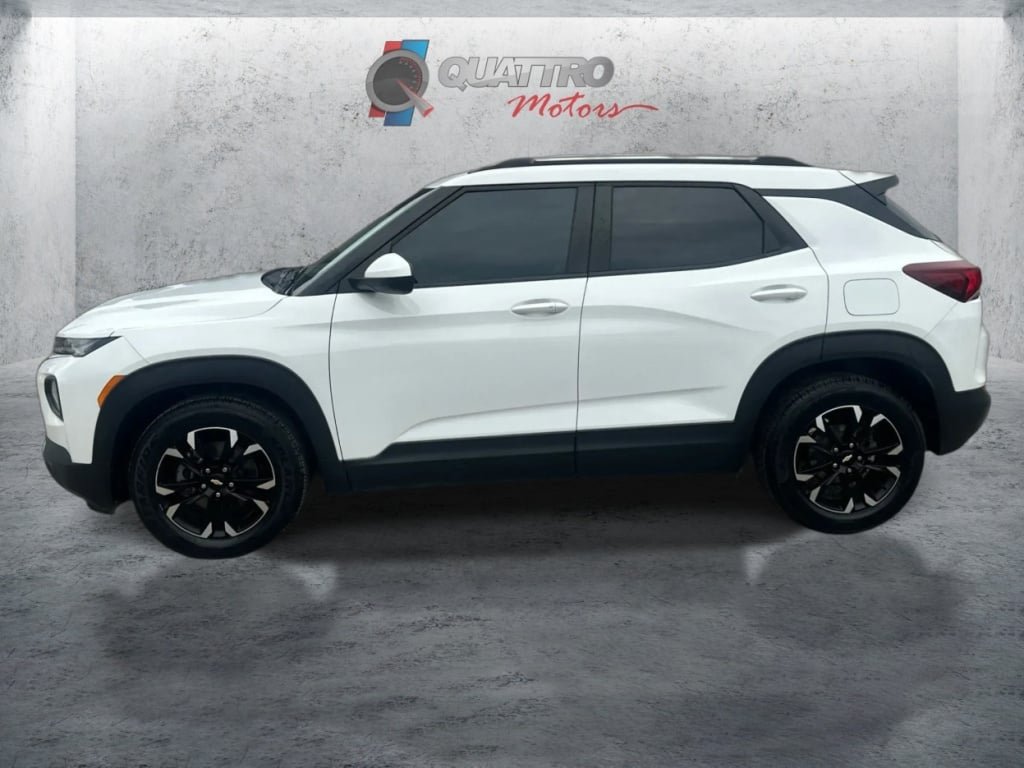 Used 2021 Chevrolet TrailBlazer LT w/ Convenience Package FWD image 2