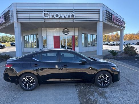 New 2025 Nissan Sentra SV image 3