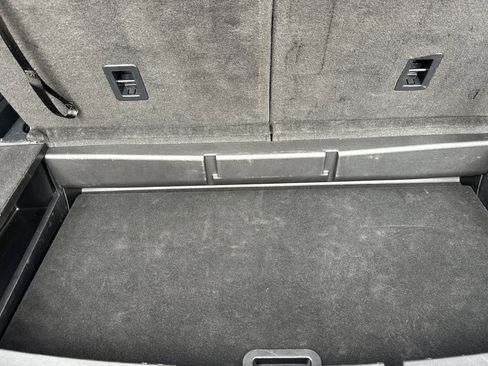 Used 2025 Ford Explorer ST-Line w/ ST-Line Street Pack image 17