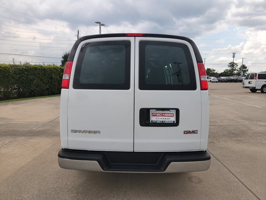 Used 2025 GMC Savana 2500 w/ Driver Convenience Package RWD image 6