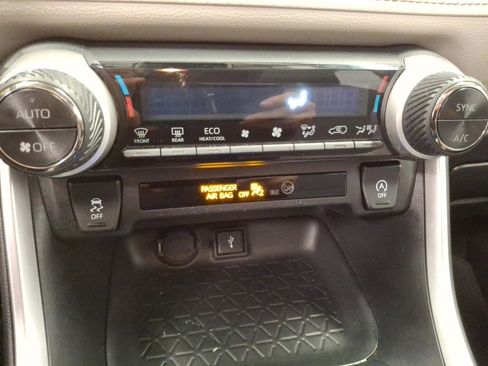 Used 2020 Toyota RAV4 XLE image 24