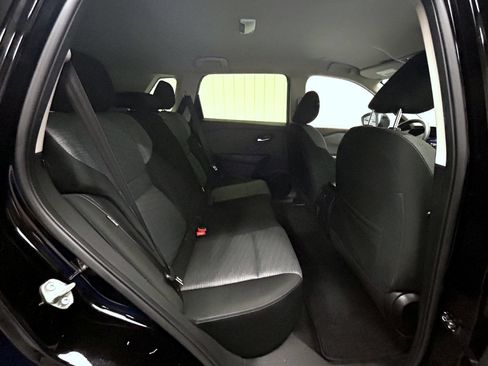 Used 2023 Nissan Rogue SV AWD/4WD image 18