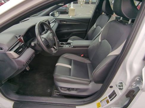 Certified 2025 Toyota Camry SE image 8