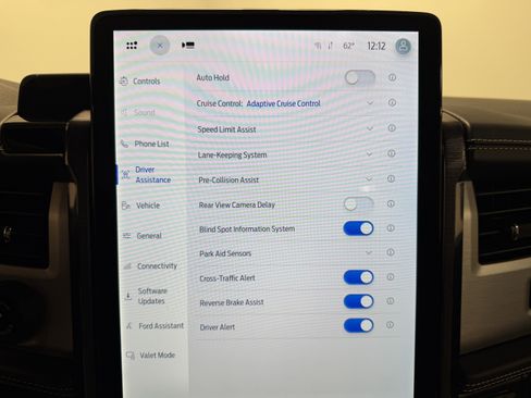 Used 2022 Ford F150 Lightning Platinum image 13