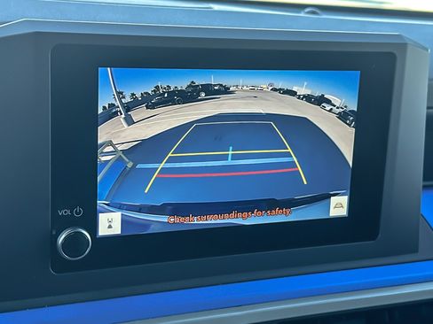 Certified 2025 Toyota Tacoma TRD Off-Road image 18