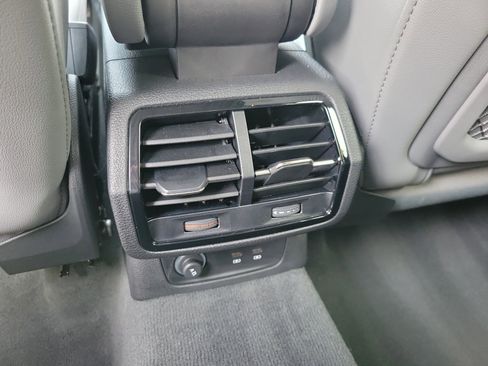 Used 2025 Audi Q3 2.0T Premium w/ Convenience Package image 16