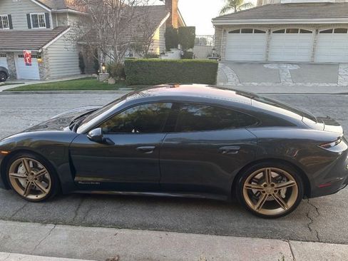 Used 2020 Porsche Taycan Turbo image 3