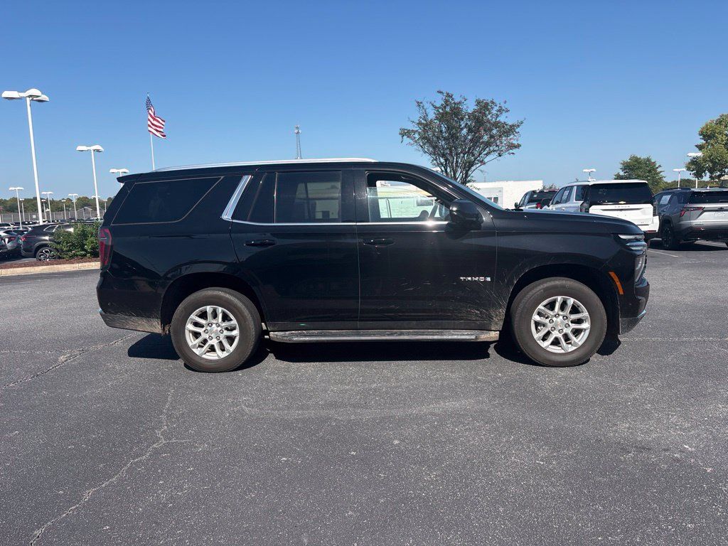 Used 2025 Chevrolet Tahoe LT RWD image 2