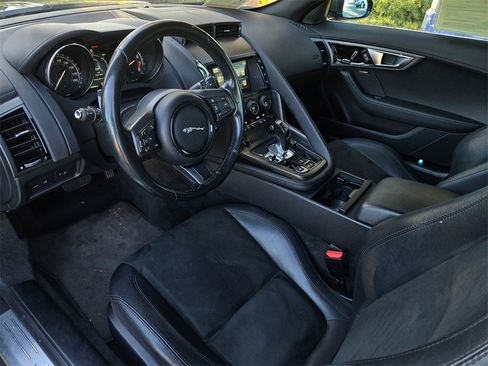Used 2017 Jaguar F-TYPE Coupe image 9