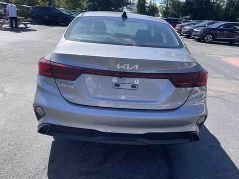 Used 2024 Kia Forte LXS FWD image 4