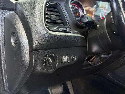 Used 2015 Dodge Challenger SXT RWD image 16