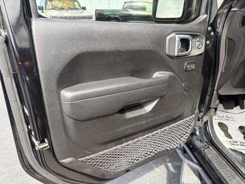 Used 2022 Jeep Wrangler Unlimited Rubicon image 17