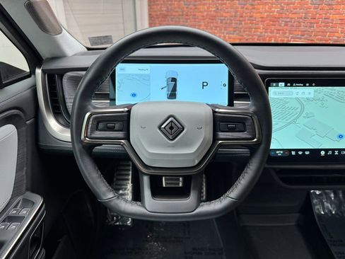 Used 2023 Rivian R1S Adventure AWD/4WD image 16